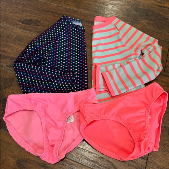 Two Gap size XS Rash-guard Suits - great used condition - Picture 1 of 7